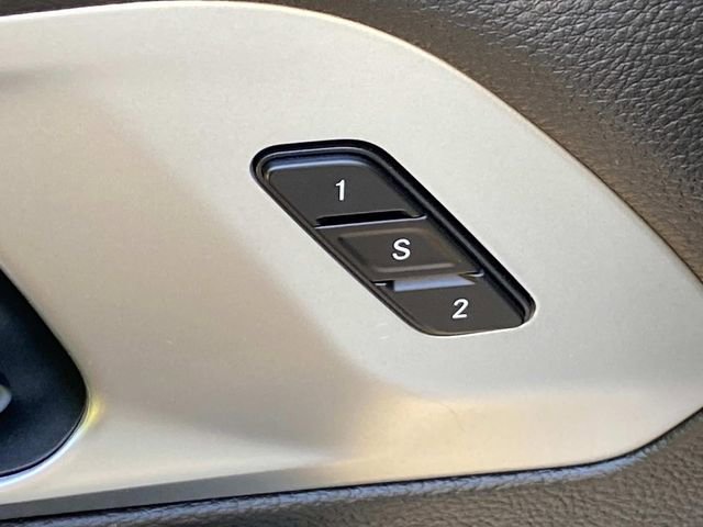 Used 2023 Chrysler Pacifica Touring-L w/ S Appearance Package image 15