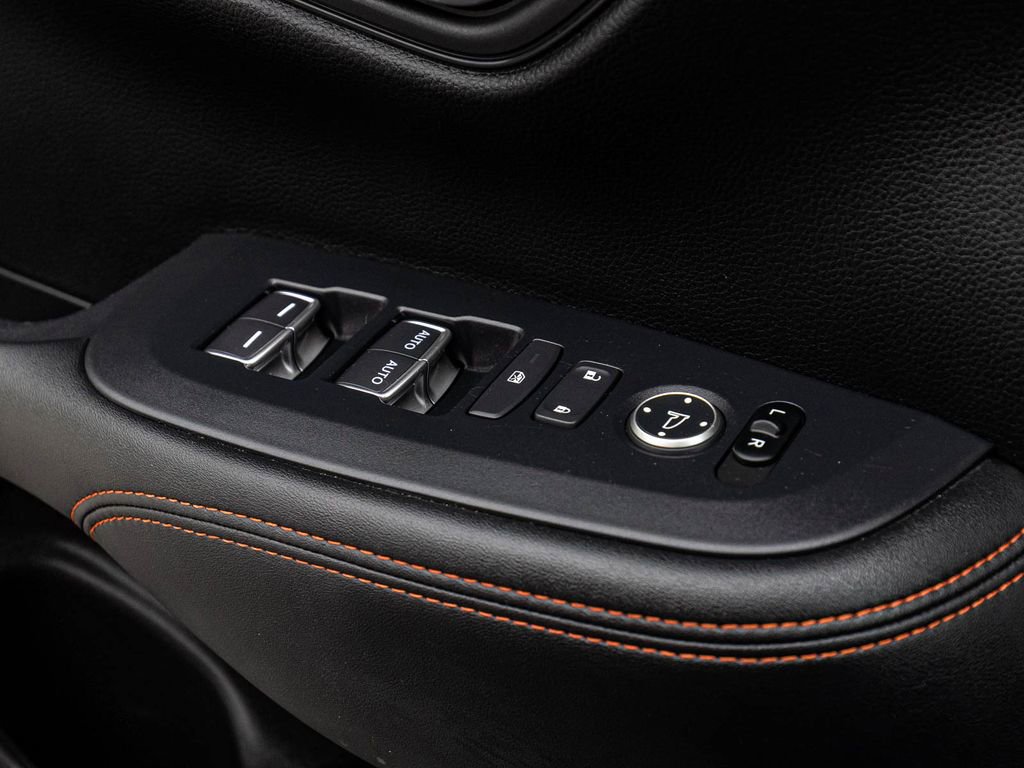 Used 2025 Honda HR-V Sport image 12