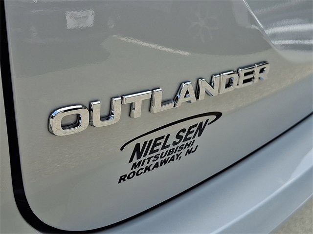 New 2025 Mitsubishi Outlander SEL image 11