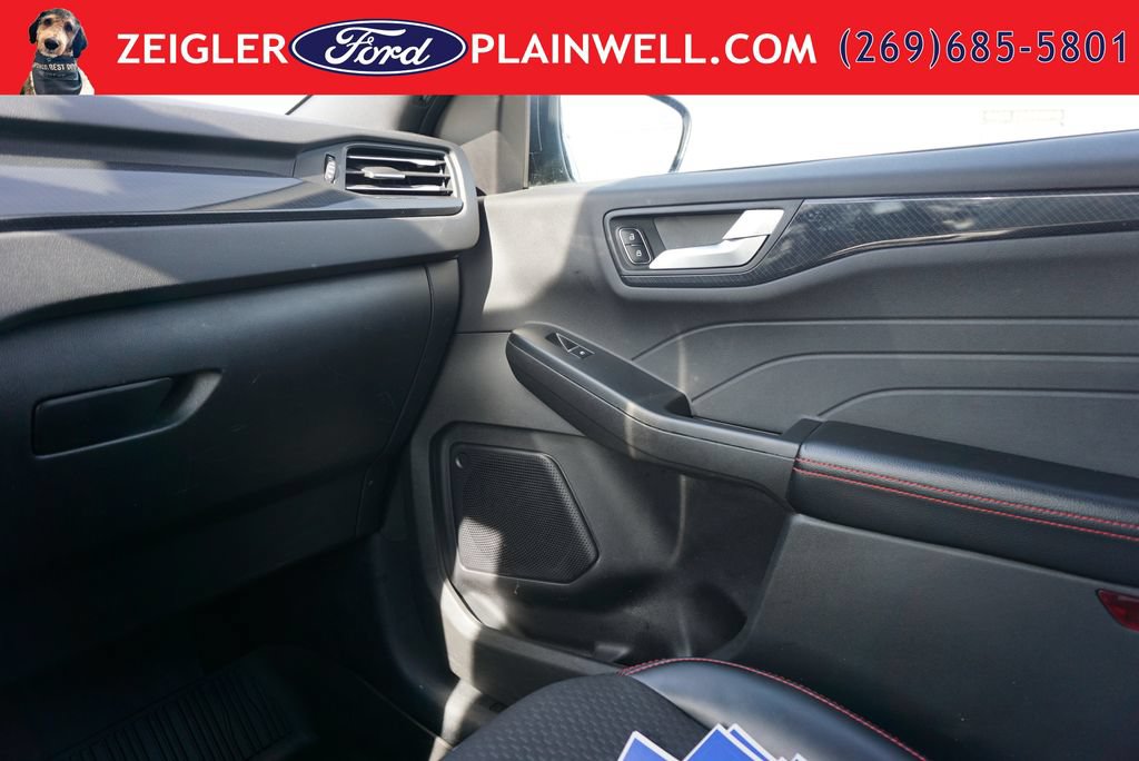 Used 2023 Ford Escape ST-Line Select AWD/4WD image 30