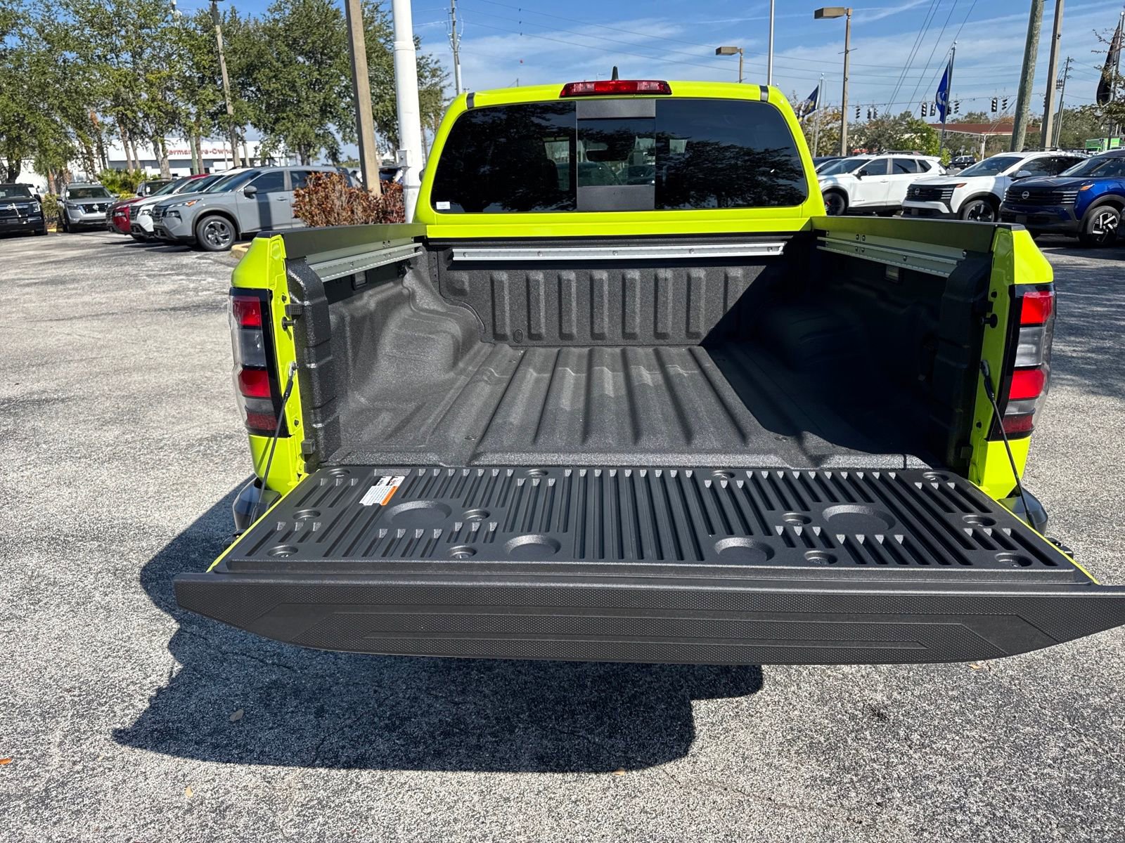New 2026 Nissan Frontier PRO-4X w/ Pro Premium Package AWD/4WD image 9