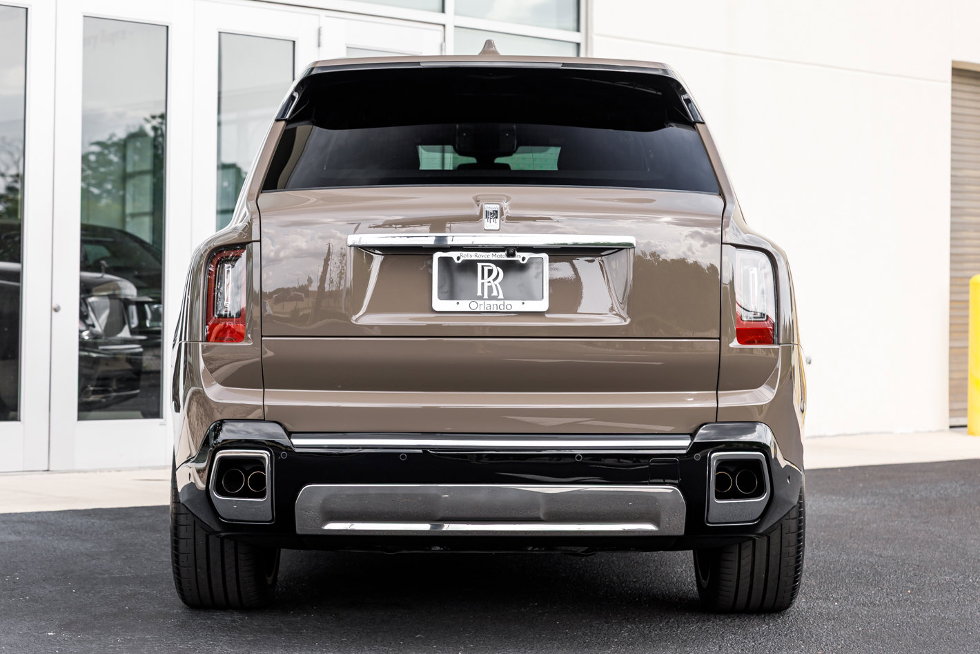Certified 2025 Rolls-Royce Cullinan AWD/4WD image 15