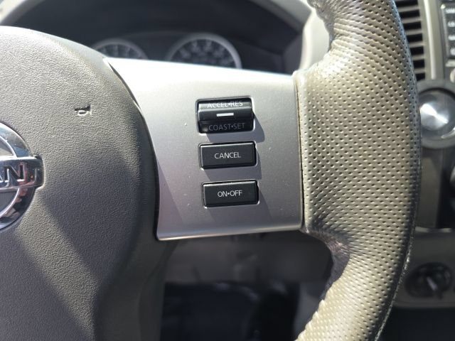 Used 2015 Nissan Frontier SL w/ Moonroof Package AWD/4WD image 22