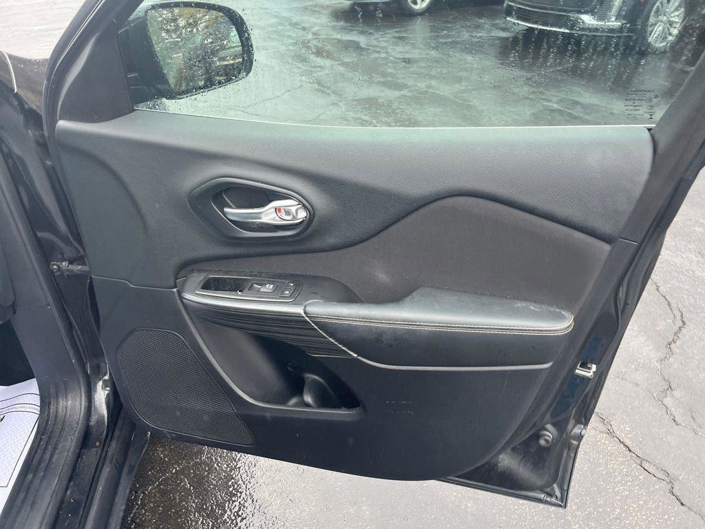 Used 2014 Jeep Cherokee Latitude image 22