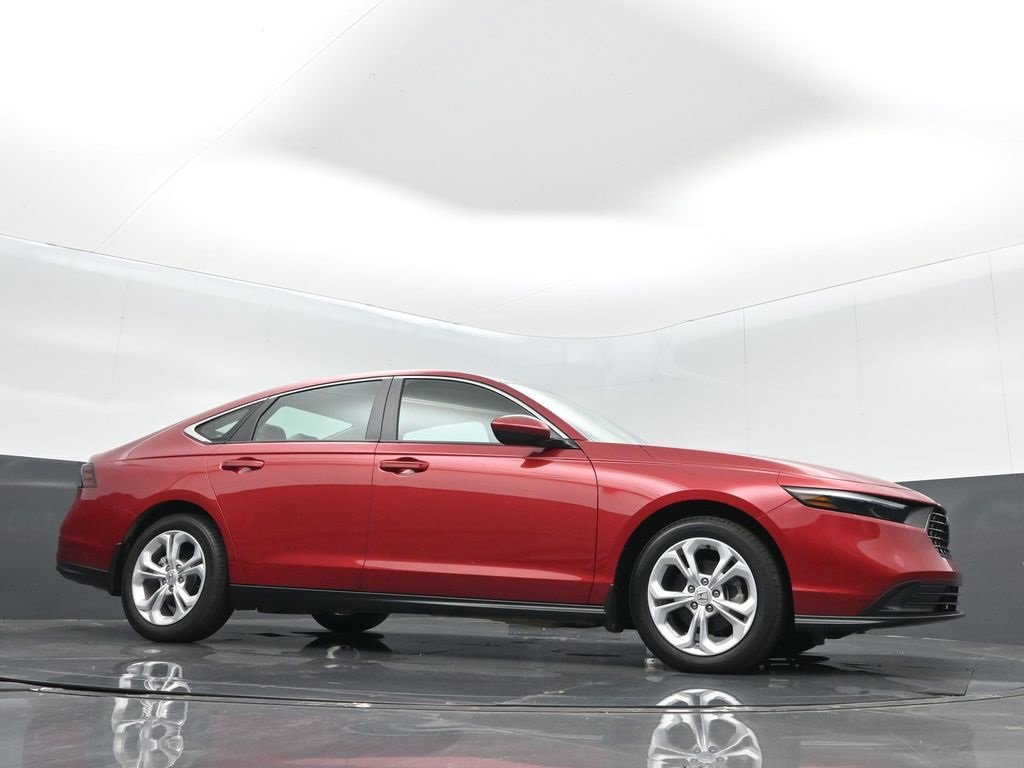 Certified 2025 Honda Accord LX image 29