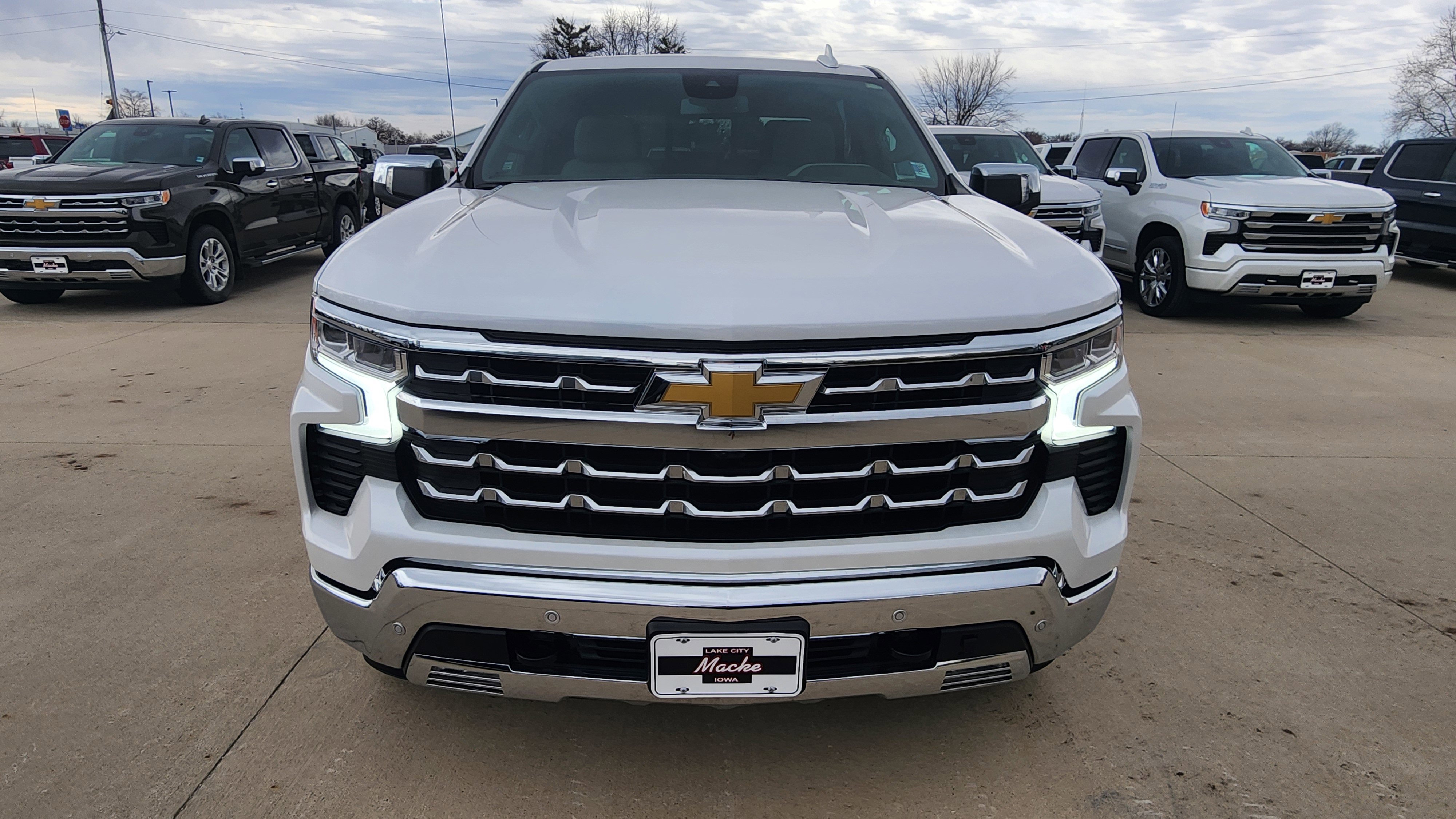 Used 2025 Chevrolet Silverado 1500 LTZ w/ Z71 Off-Road Package image 2