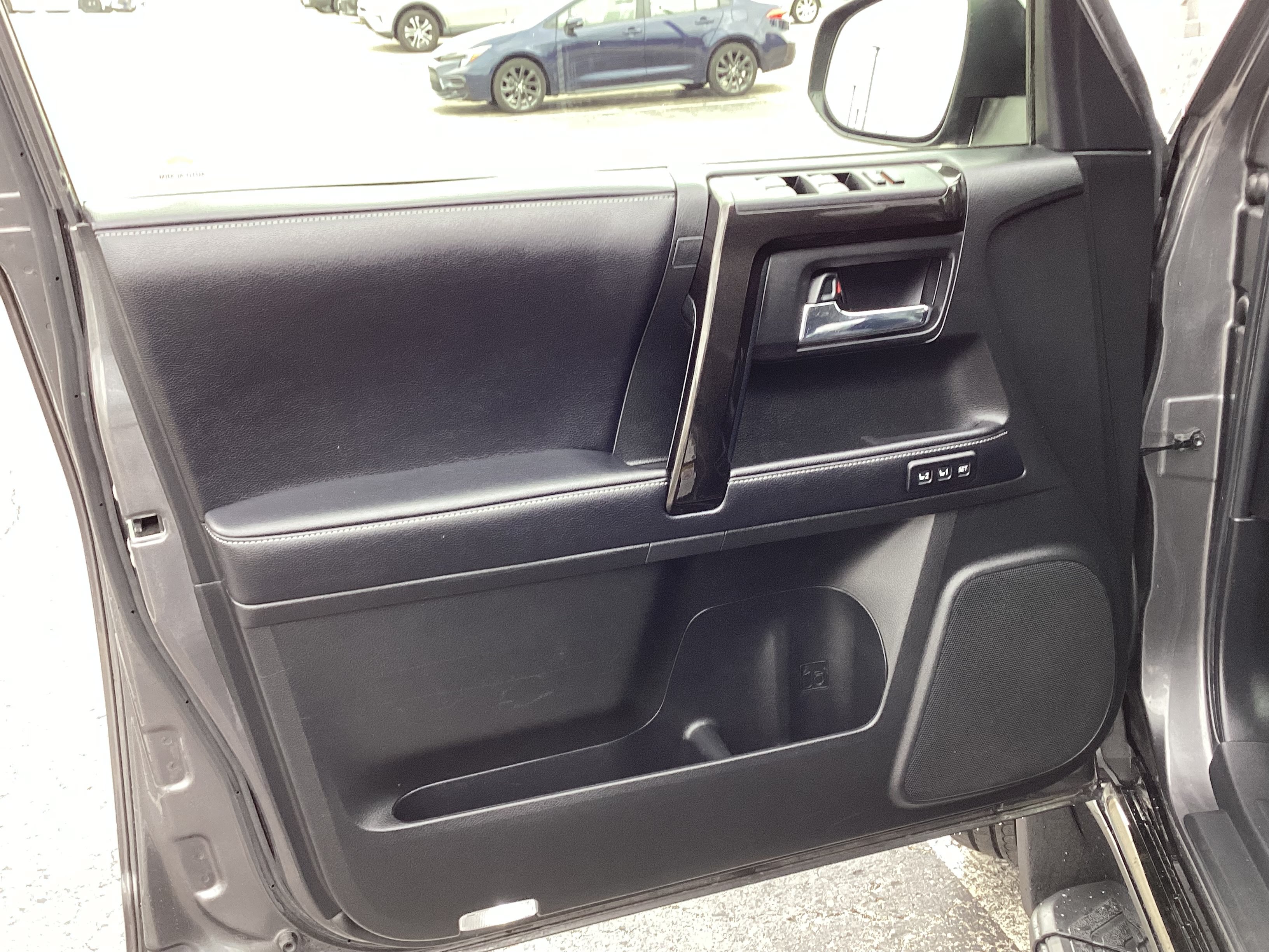 Certified 2019 Toyota 4Runner Limited AWD/4WD image 19