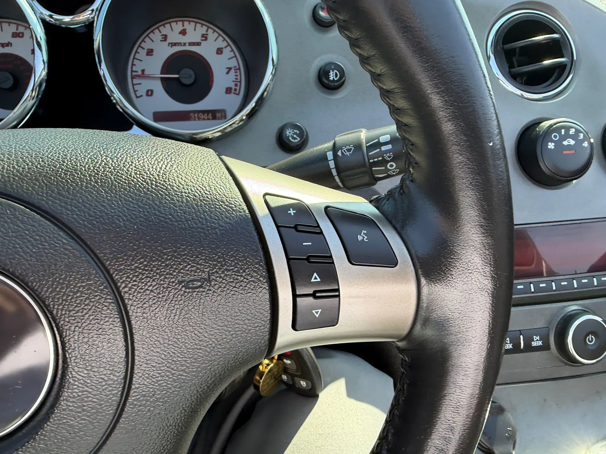 Used 2006 Pontiac Solstice Convertible w/ Premium Package image 21
