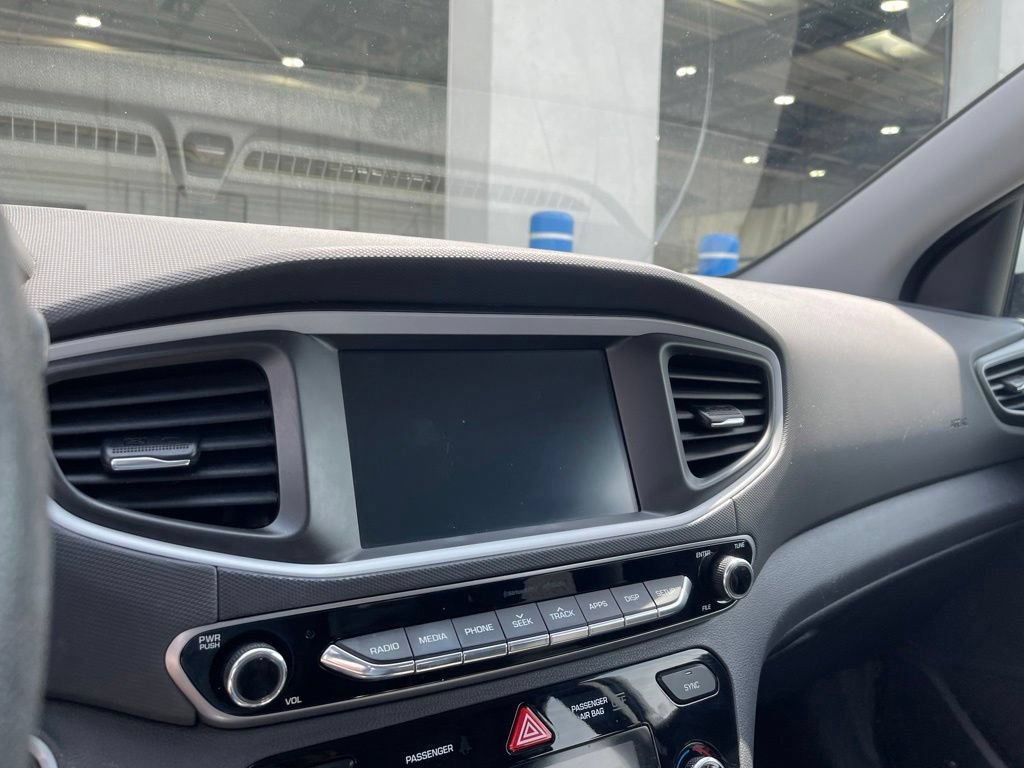 Used 2018 Hyundai Ioniq Blue FWD image 16