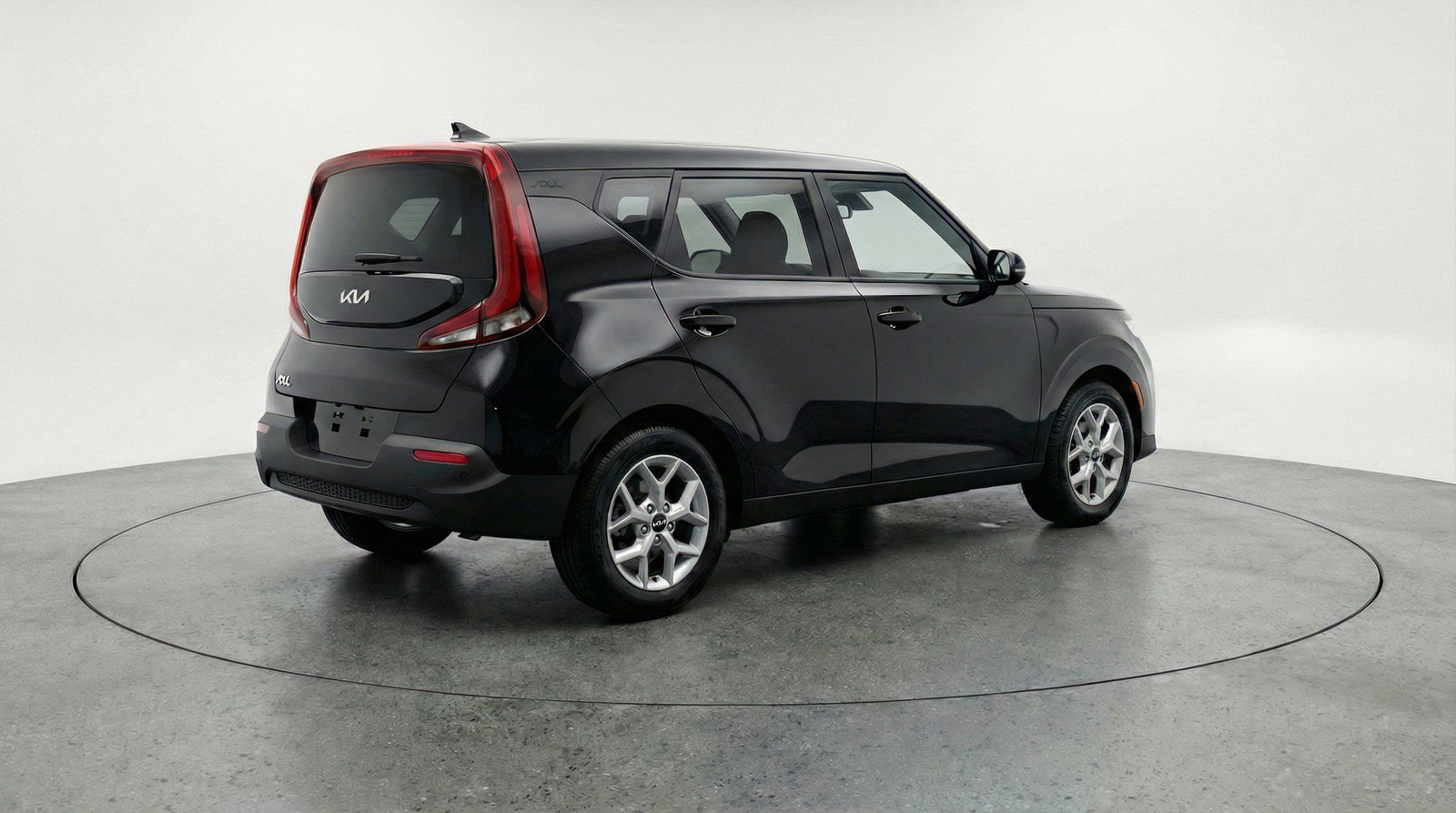 Used 2025 Kia Soul LX w/ LX Technology Package FWD image 9