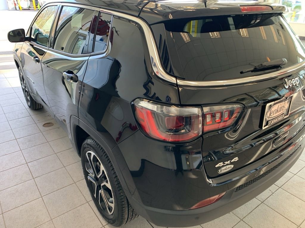 Used 2022 Jeep Compass Limited AWD/4WD image 12