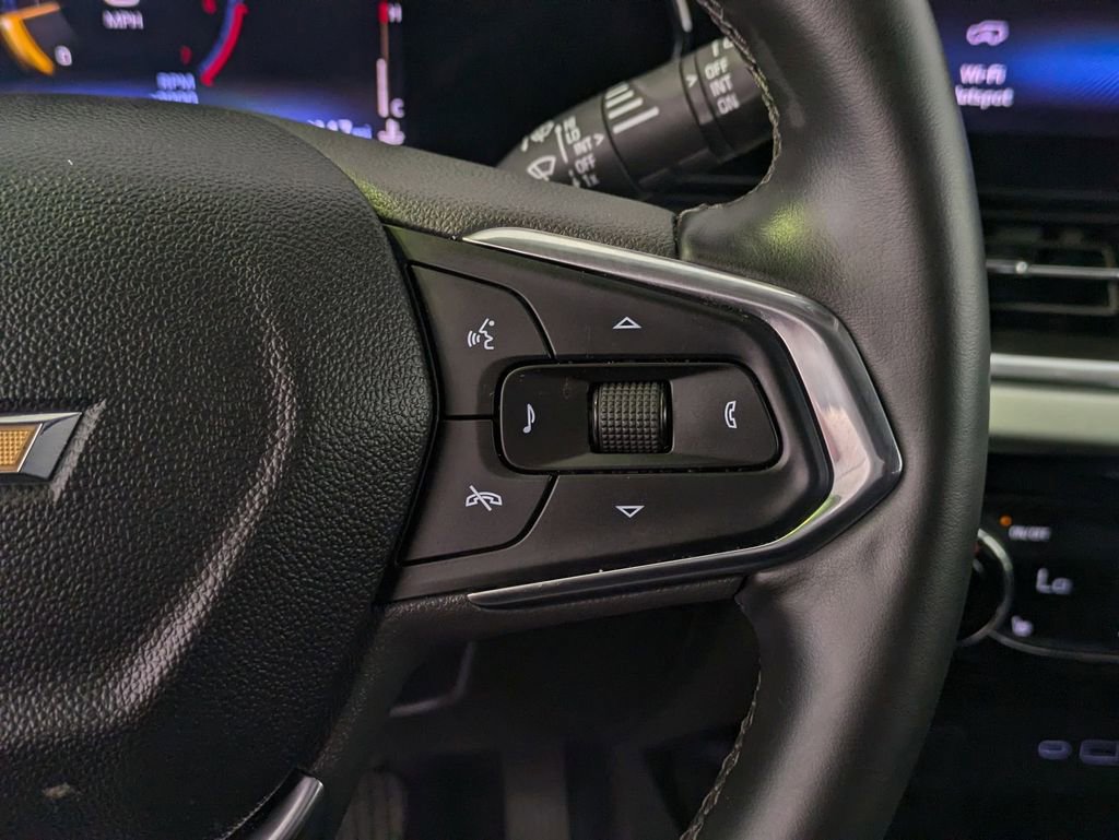 Used 2025 Chevrolet Trax LT w/ LT Convenience Package FWD image 27
