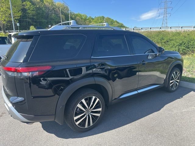 Used 2025 Nissan Pathfinder Platinum w/ Cargo Package image 18