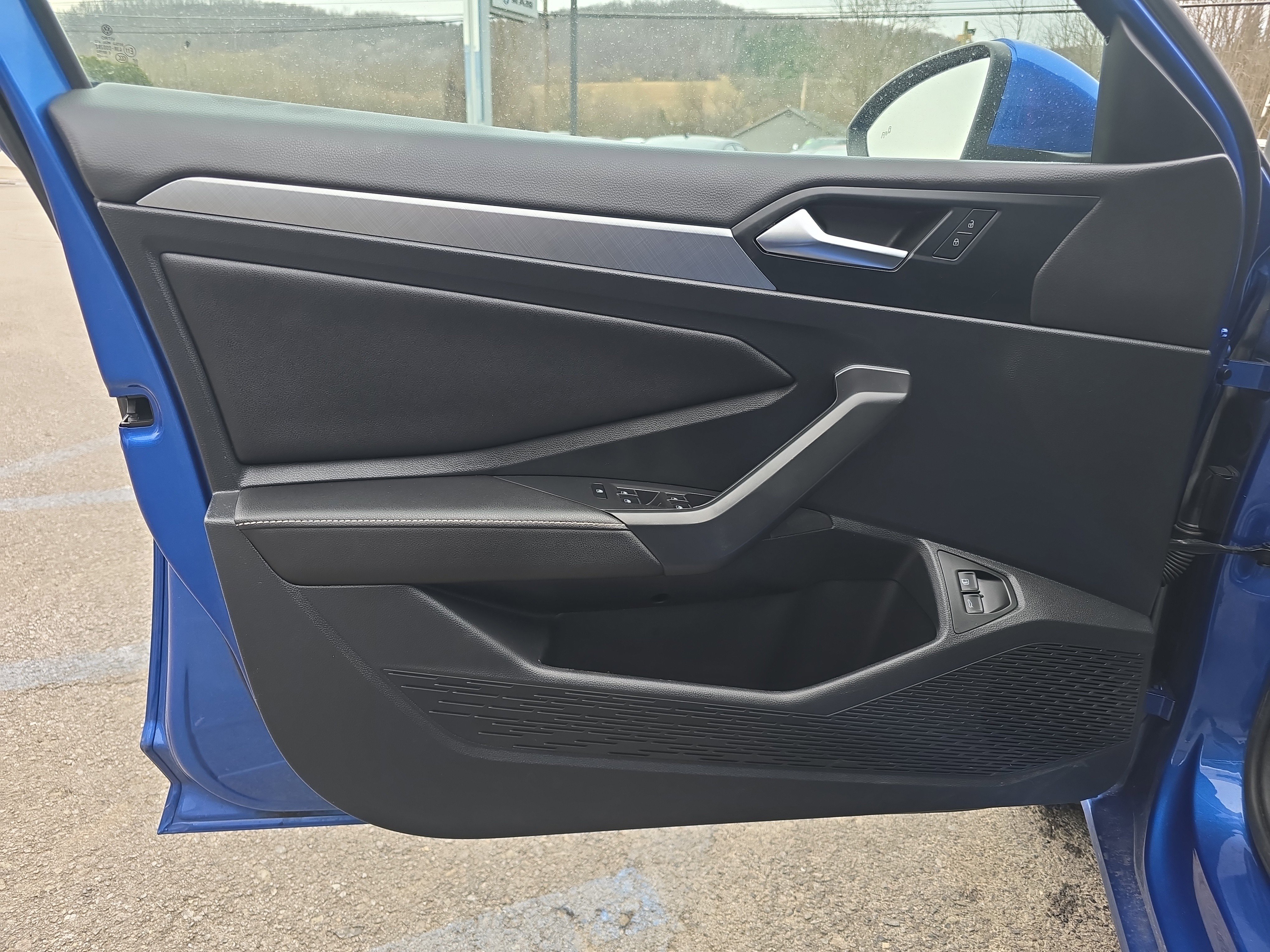 Used 2022 Volkswagen Jetta SE FWD image 16