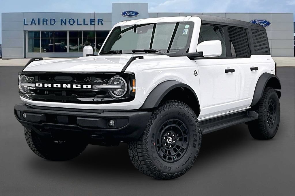New 2026 Ford Bronco Outer Banks w/ Sasquatch Package