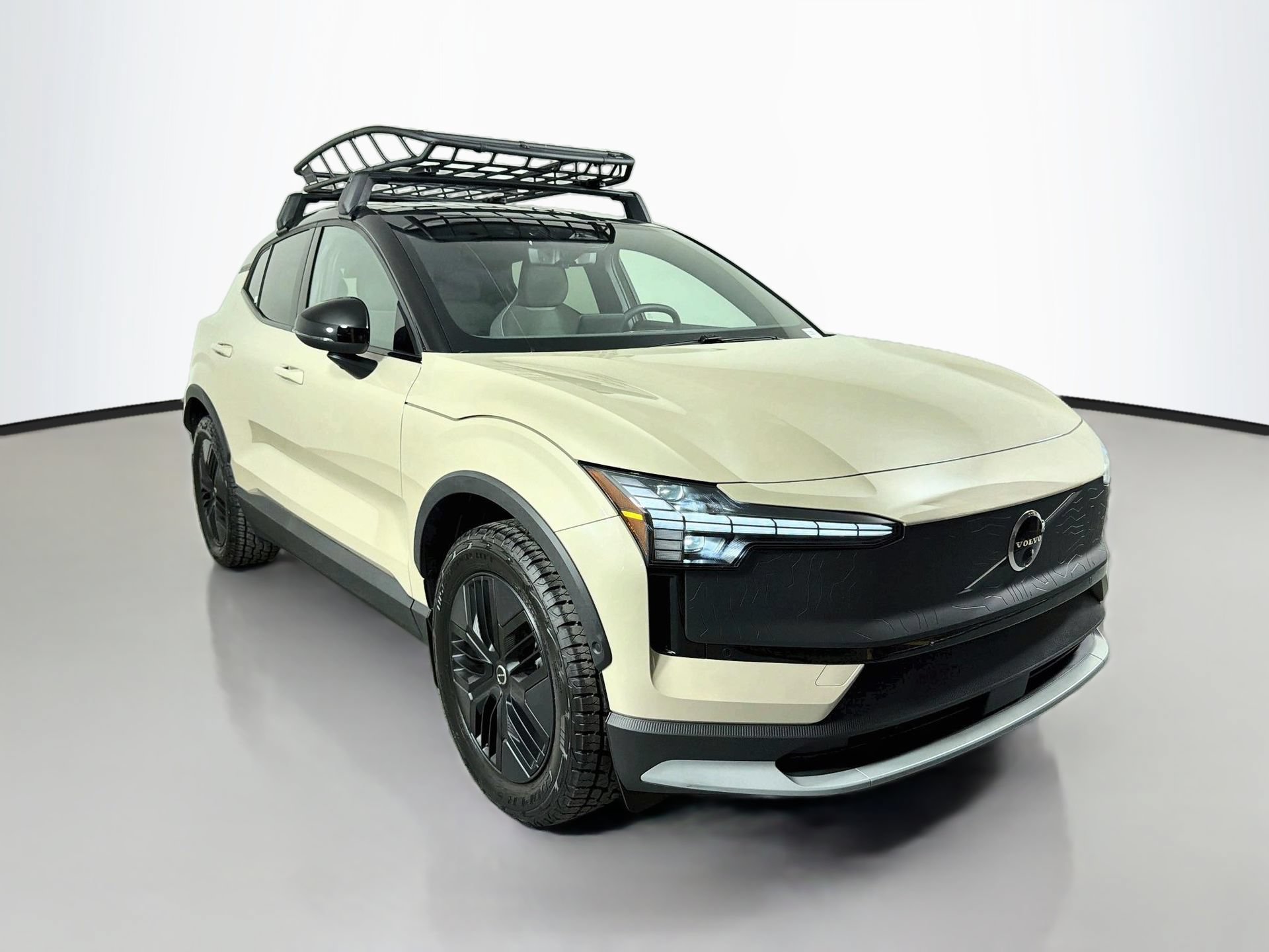 Certified 2026 Volvo EX30 Cross Country Ultra AWD/4WD image 3