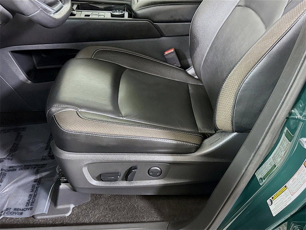 Certified 2023 Nissan Pathfinder SL w/ Black Appearance Package image 24