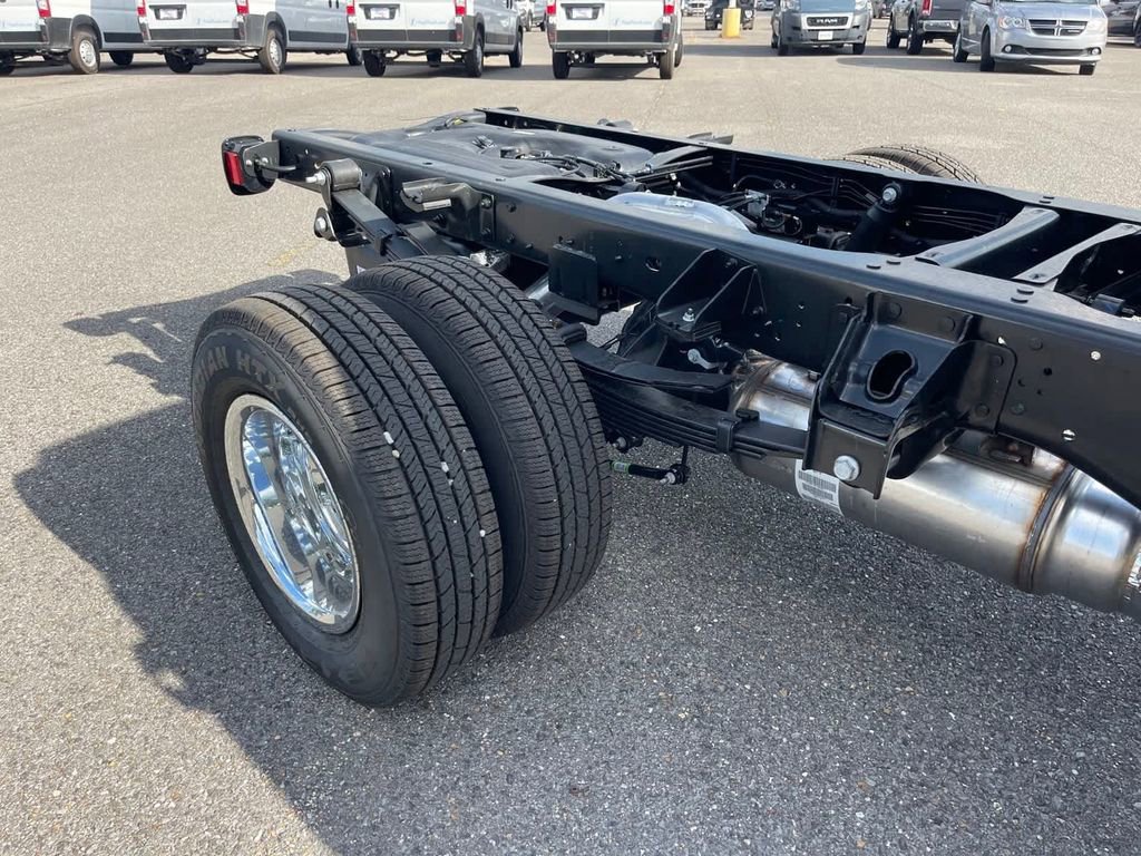 Used 2024 RAM 3500 Tradesman w/ Chrome Appearance Group image 35
