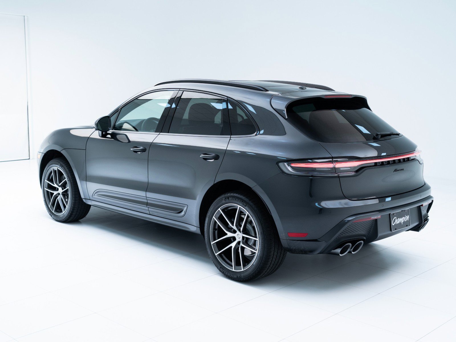 New 2026 Porsche Macan image 3