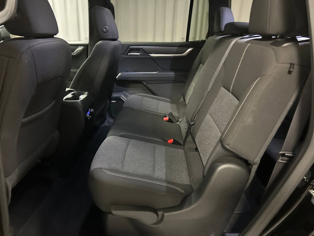 Used 2025 GMC Acadia Elevation image 23