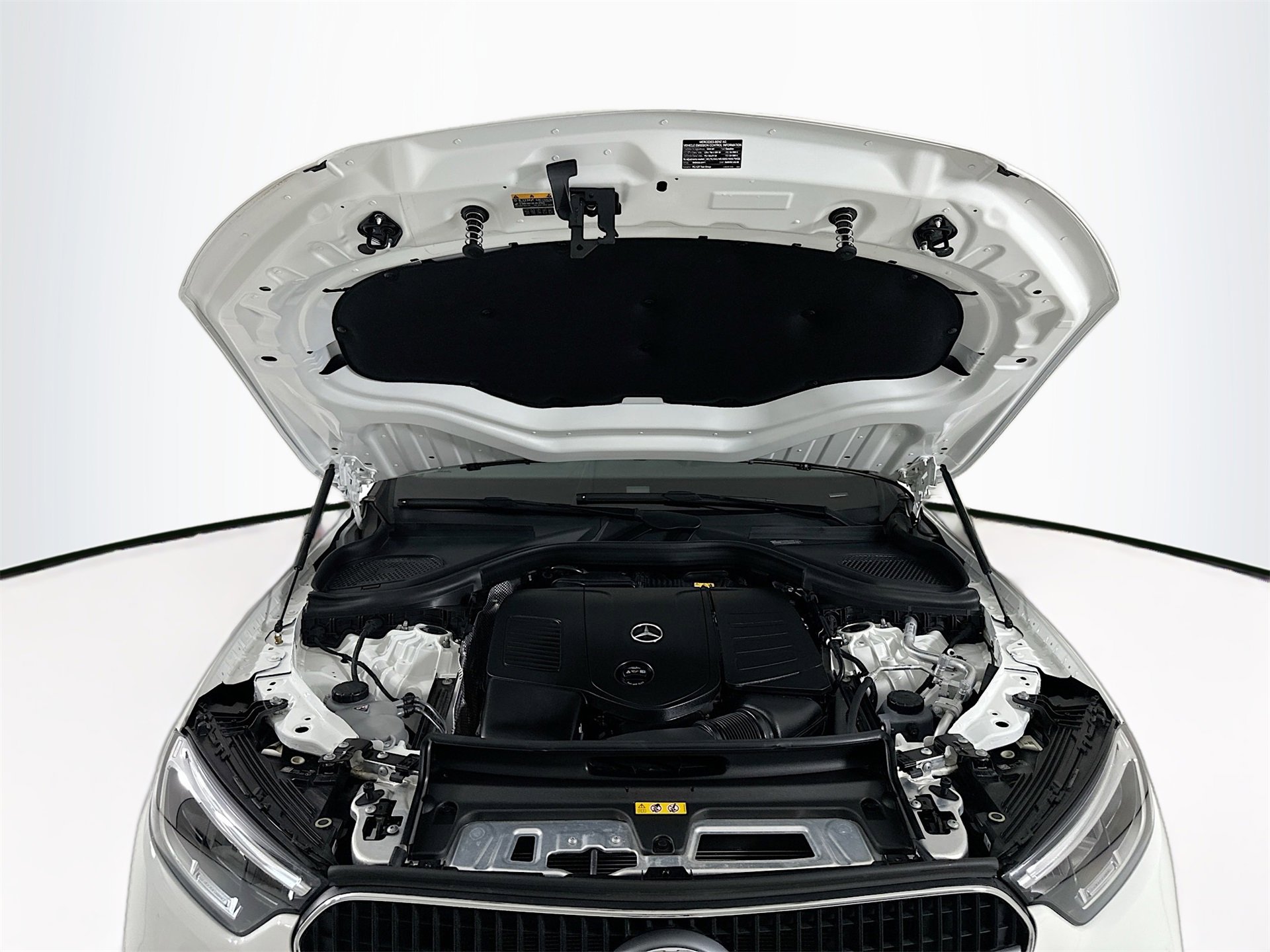 Certified 2025 Mercedes-Benz GLC 300 image 32