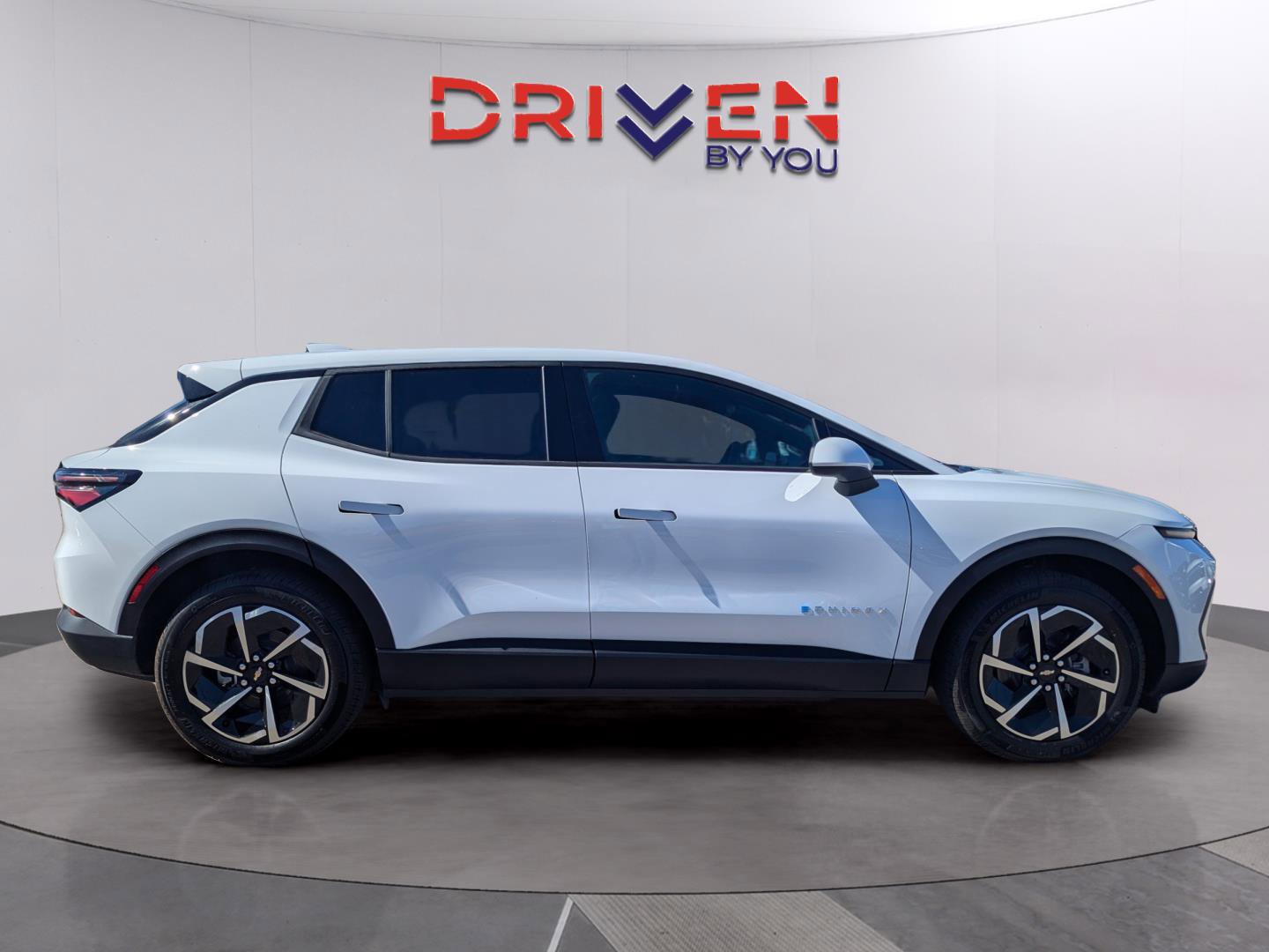 New 2026 Chevrolet Equinox EV LT image 7