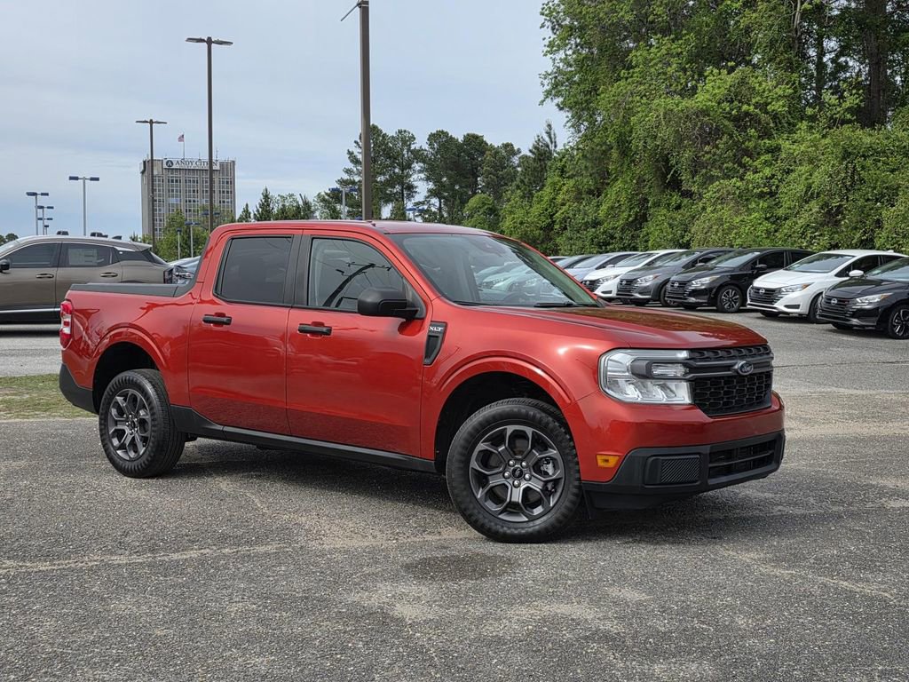 Used 2022 Ford Maverick XLT image 2