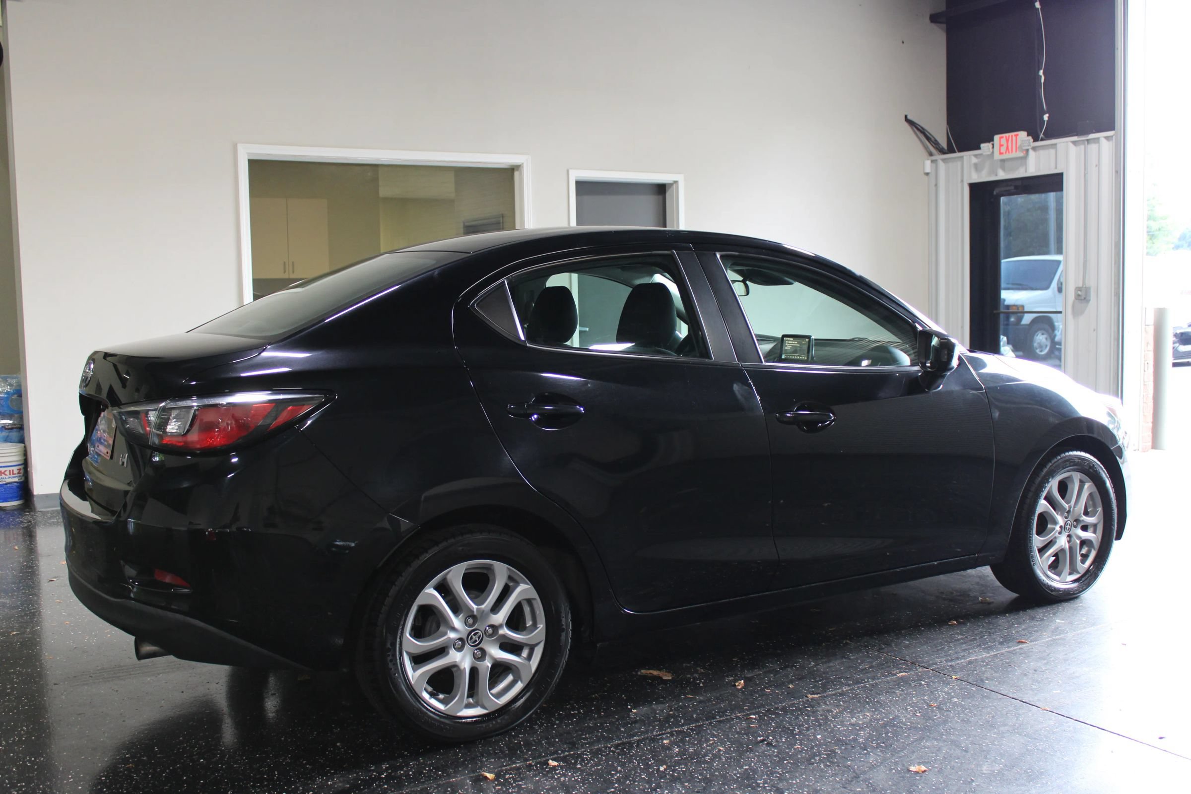 Used 2016 Scion iA FWD image 3