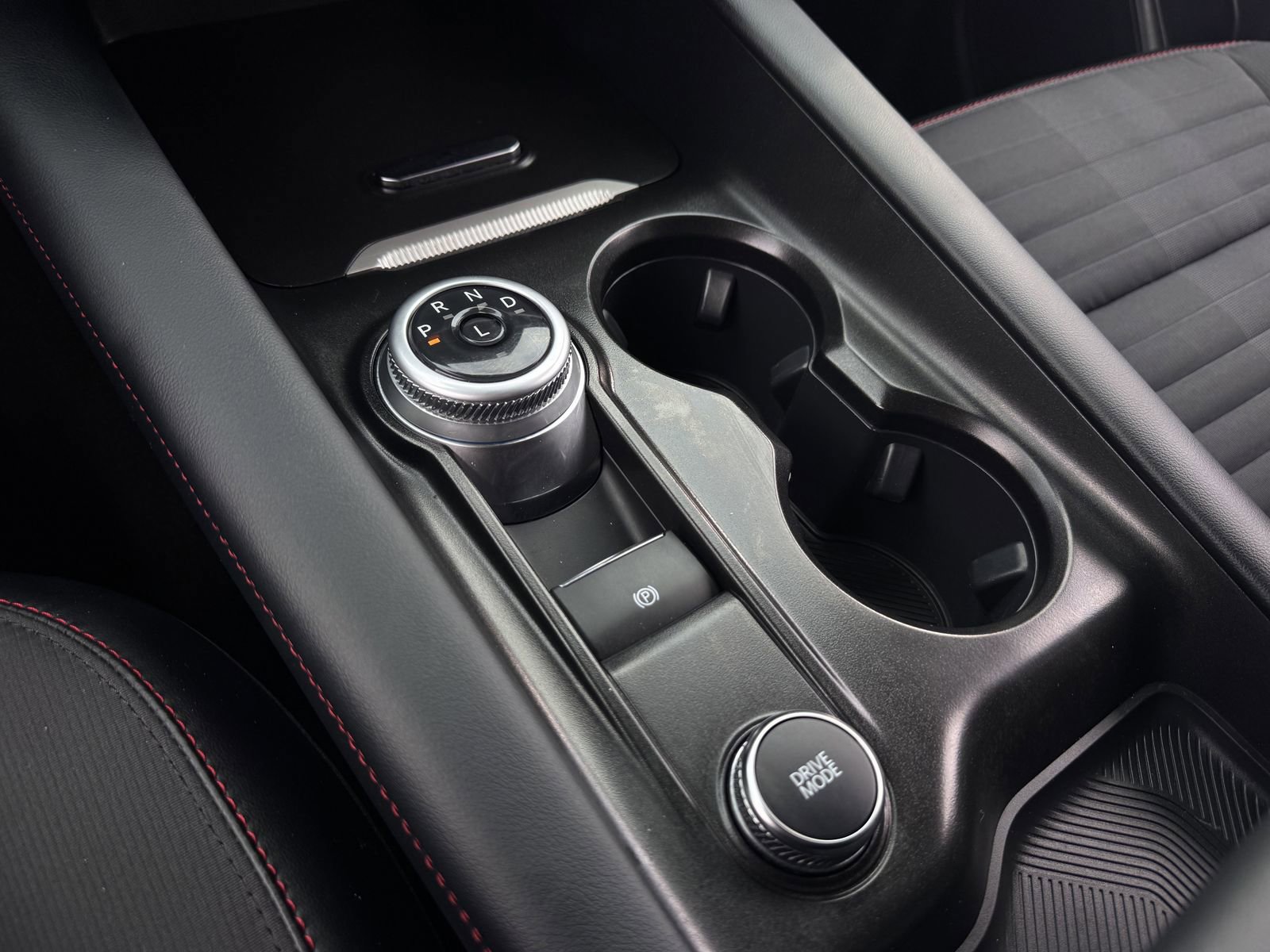 Used 2025 Ford Explorer ST-Line image 21