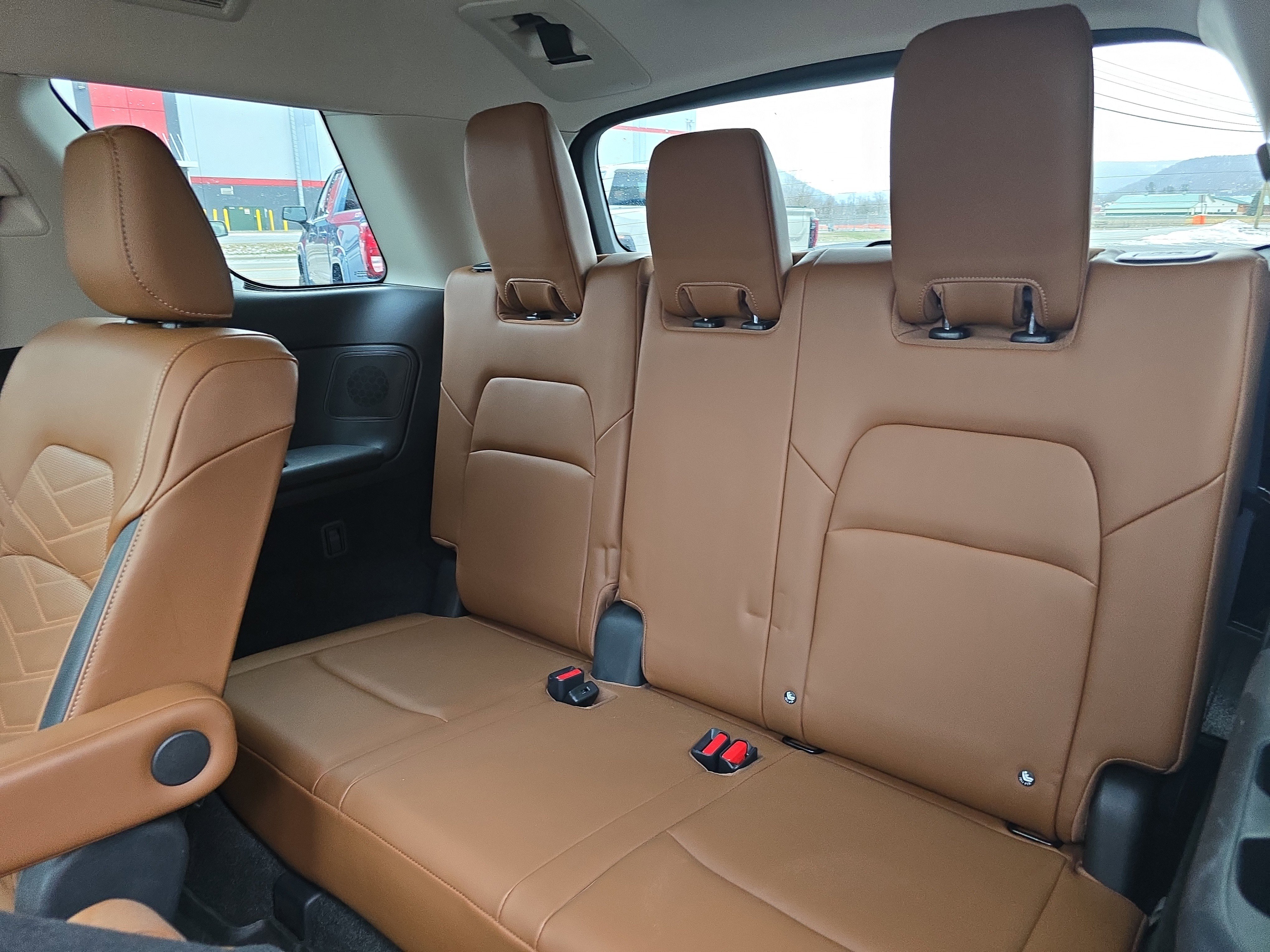 Used 2023 Nissan Pathfinder Platinum image 14