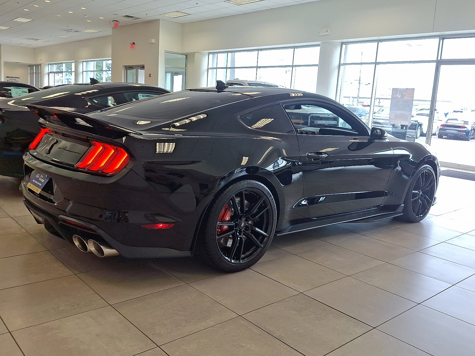 Certified 2022 Ford Mustang Shelby GT500 w/ Technology Package image 11