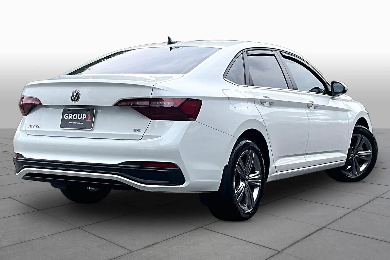 Used 2023 Volkswagen Jetta SE FWD image 13