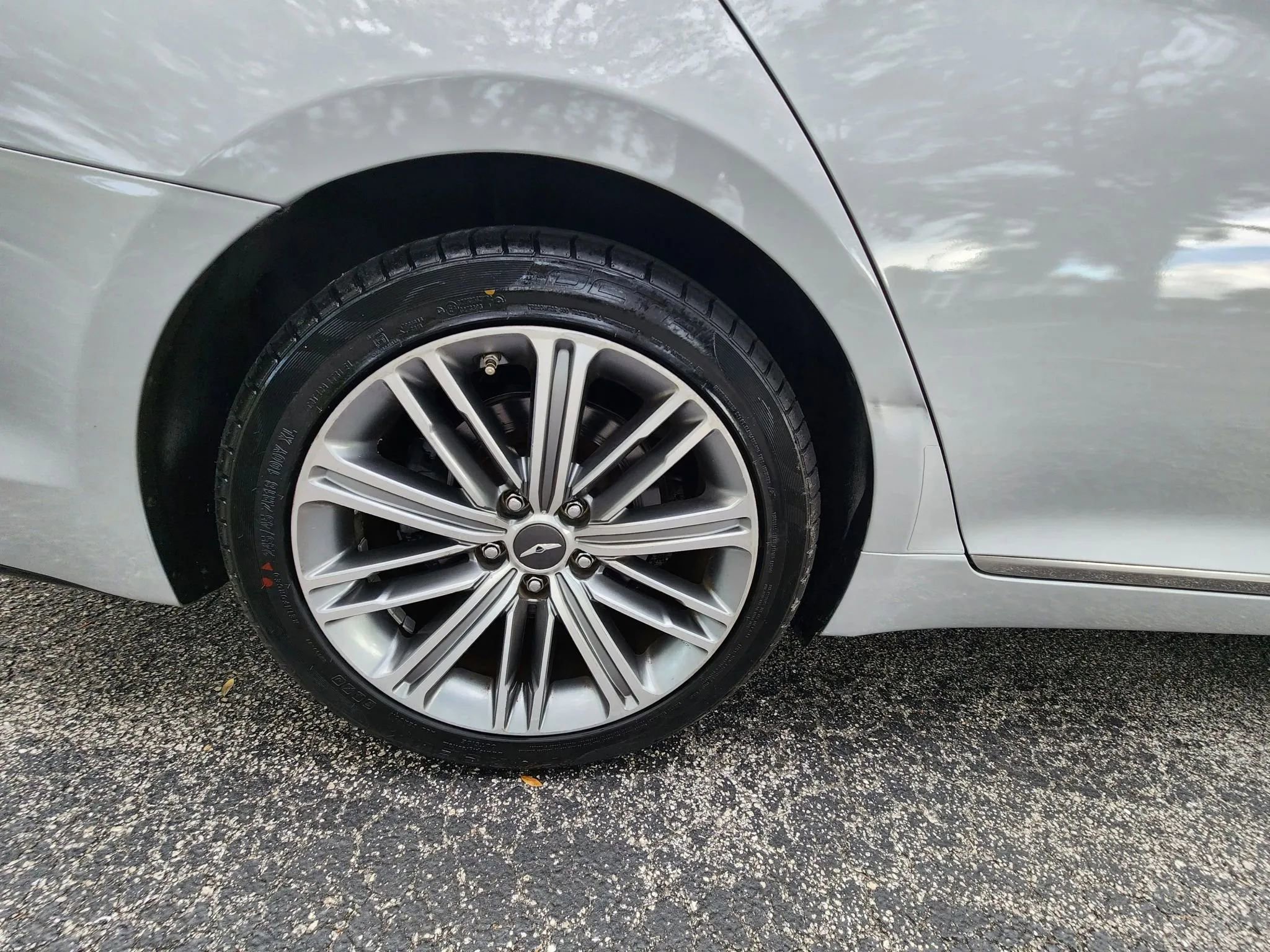Used 2018 Genesis G80 3.8 RWD image 18
