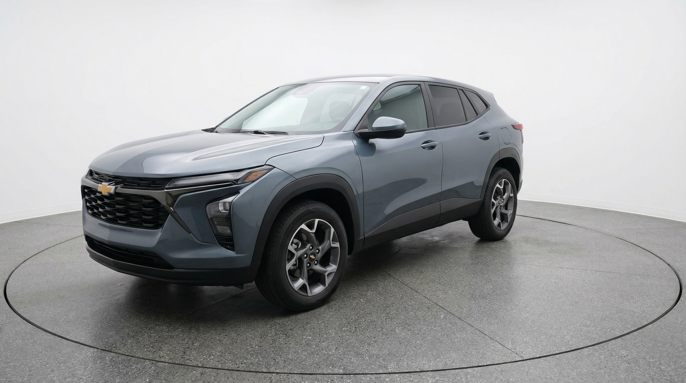 Used 2025 Chevrolet Trax LT image 3