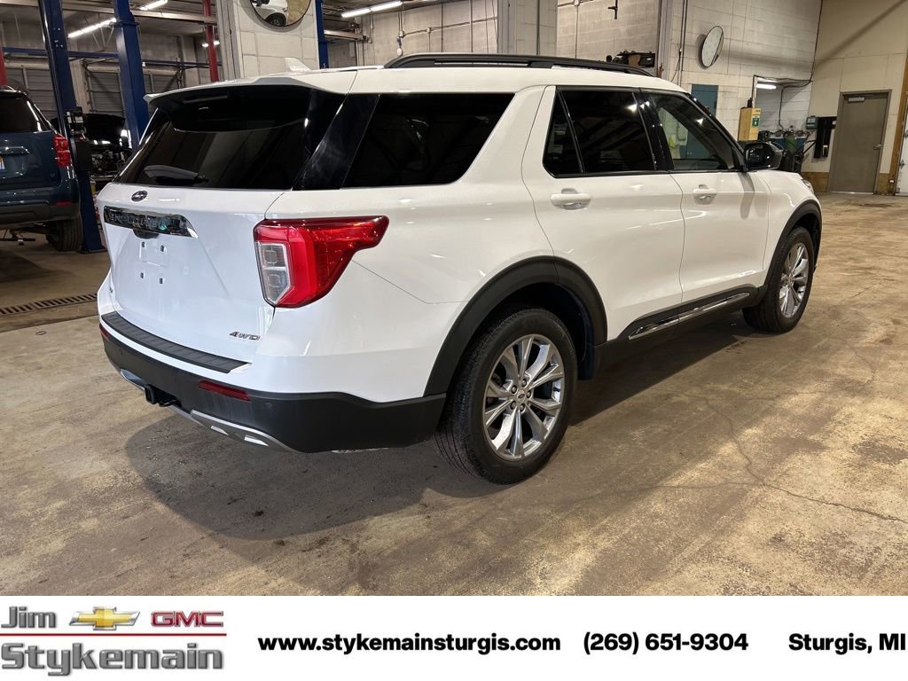 Used 2023 Ford Explorer XLT AWD/4WD image 10