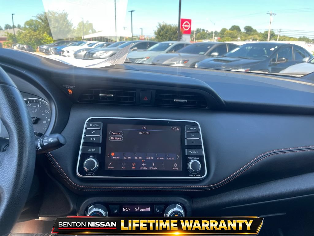 Used 2019 Nissan Kicks SR w/ SR Premium Package FWD image 16