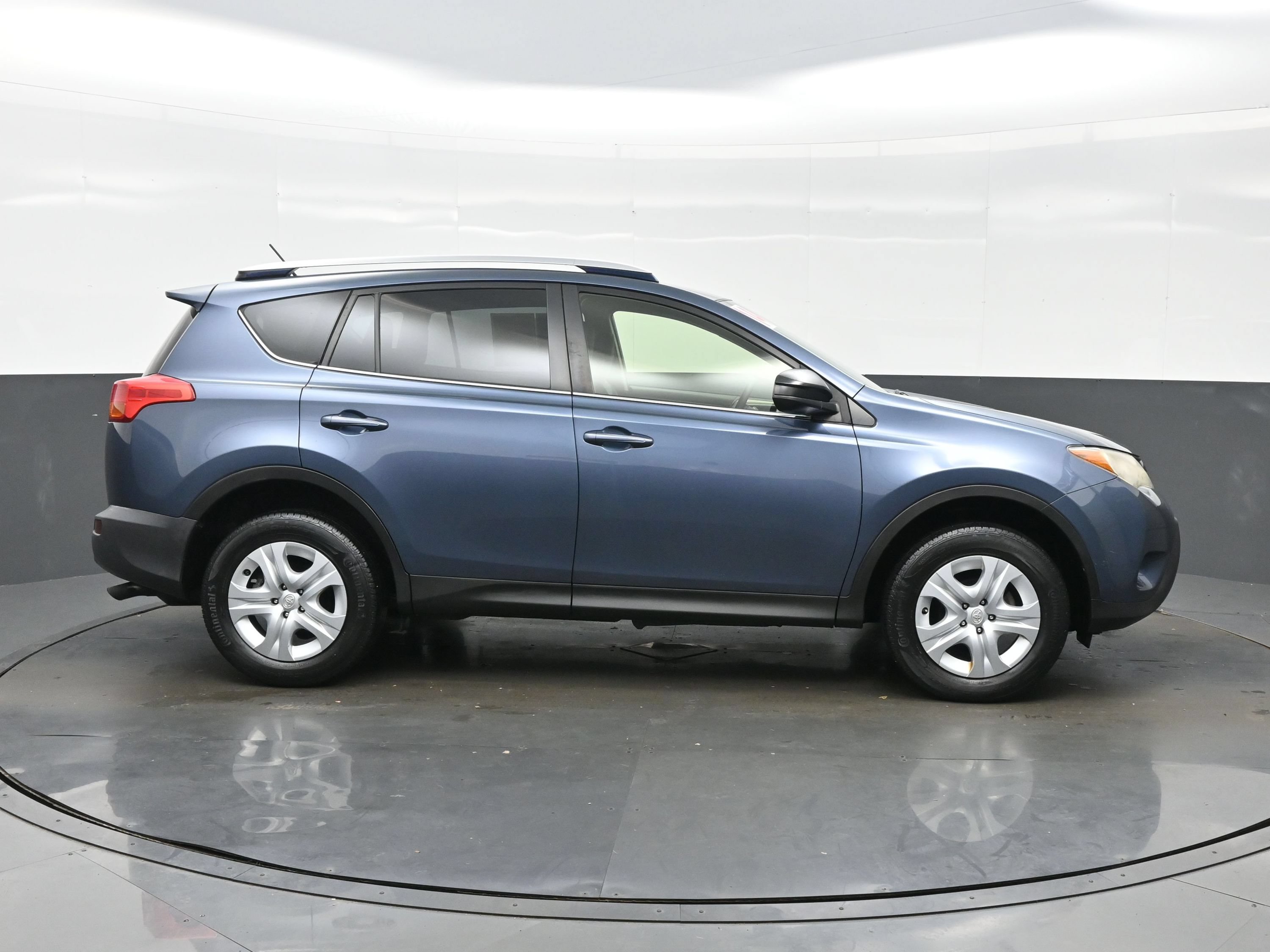 Used 2014 Toyota RAV4 LE FWD image 7