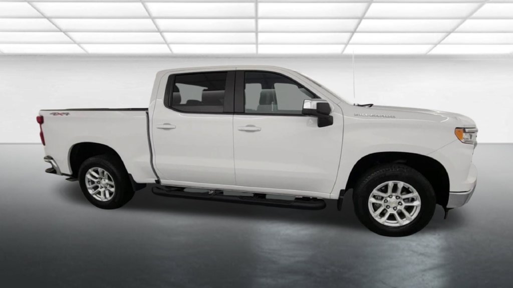 Used 2023 Chevrolet Silverado 1500 LT AWD/4WD image 9