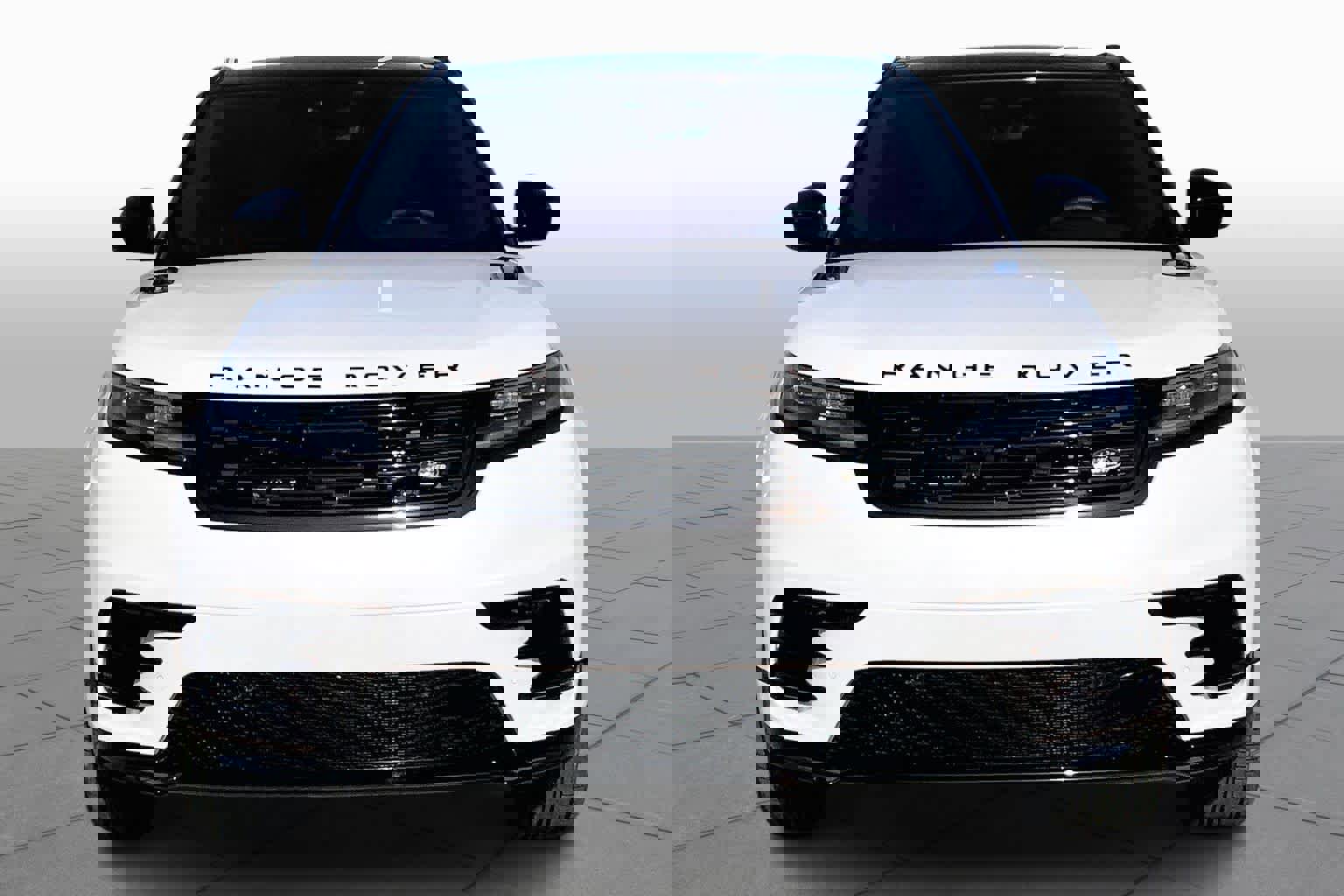 Used 2025 Land Rover Range Rover Velar Dynamic SE image 3