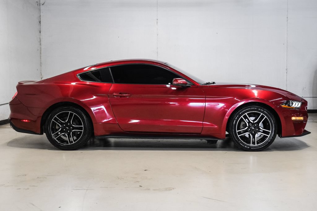 Used 2019 Ford Mustang Coupe RWD image 9
