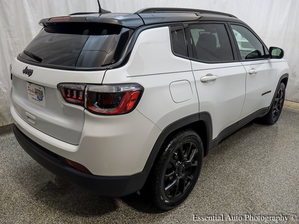 Used 2022 Jeep Compass Latitude FWD image 8