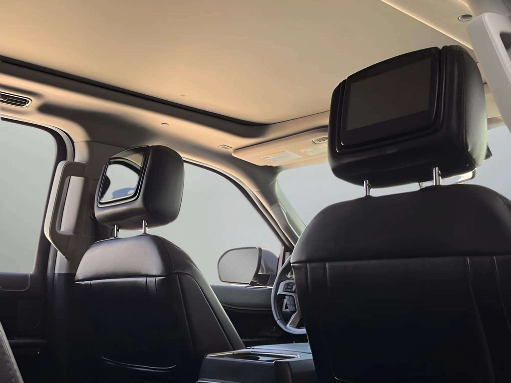 Used 2019 Ford Expedition Max Platinum AWD/4WD image 17