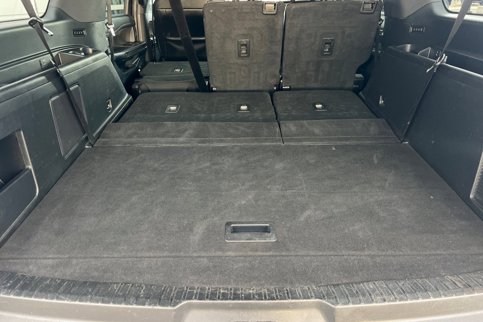 Used 2020 Ford Expedition Max Limited image 13