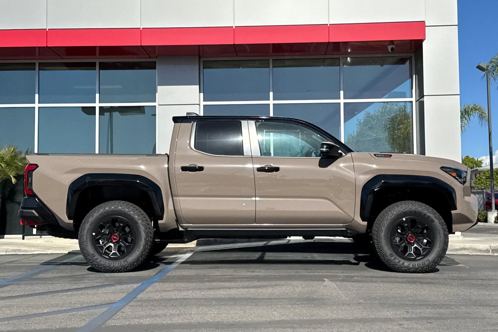 Used 2025 Toyota Tacoma TRD Pro w/ Tow Tech Package image 4