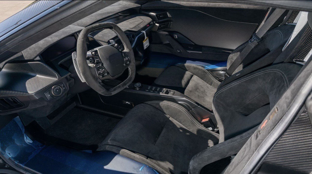 Used 2019 Ford GT RWD image 11