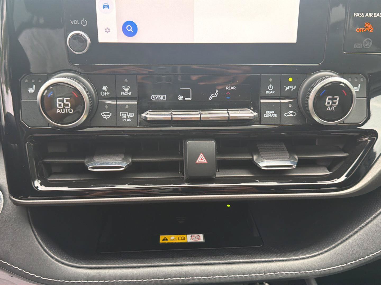 Used 2023 Toyota Highlander XLE AWD/4WD image 20