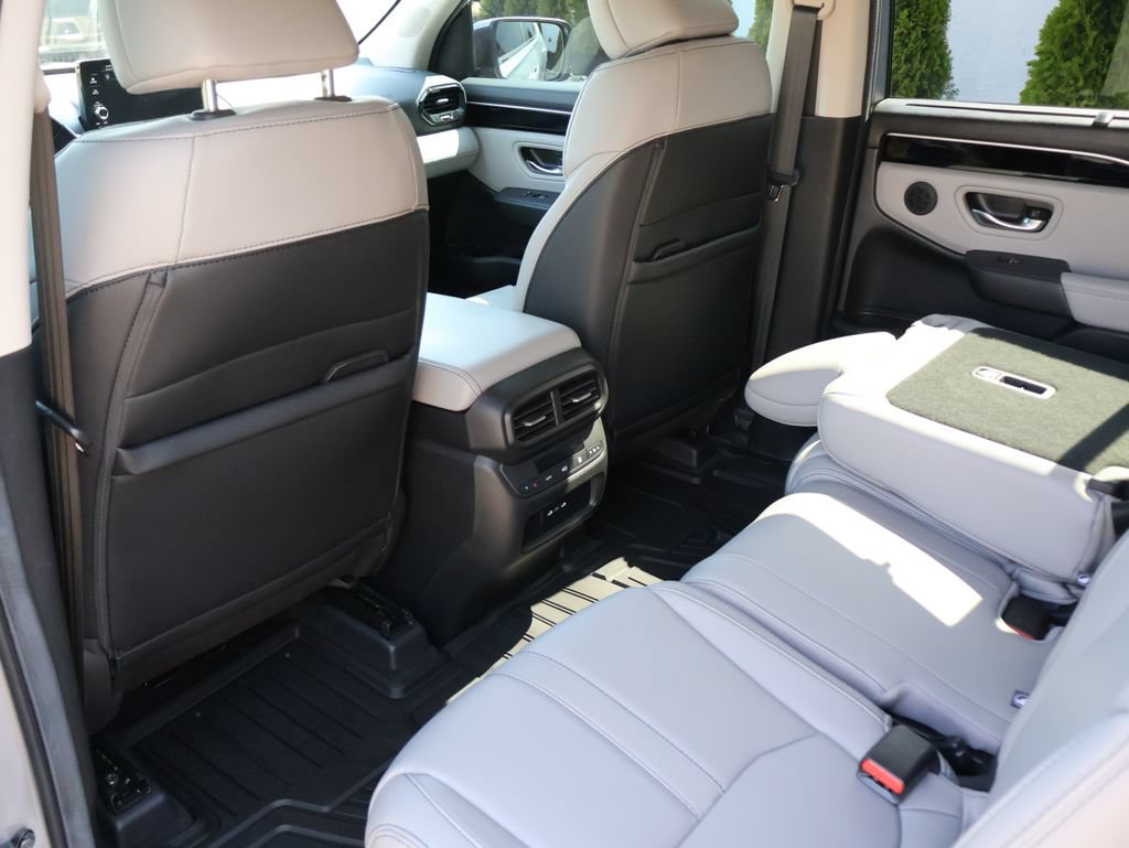 Used 2025 Honda Pilot EX-L image 18