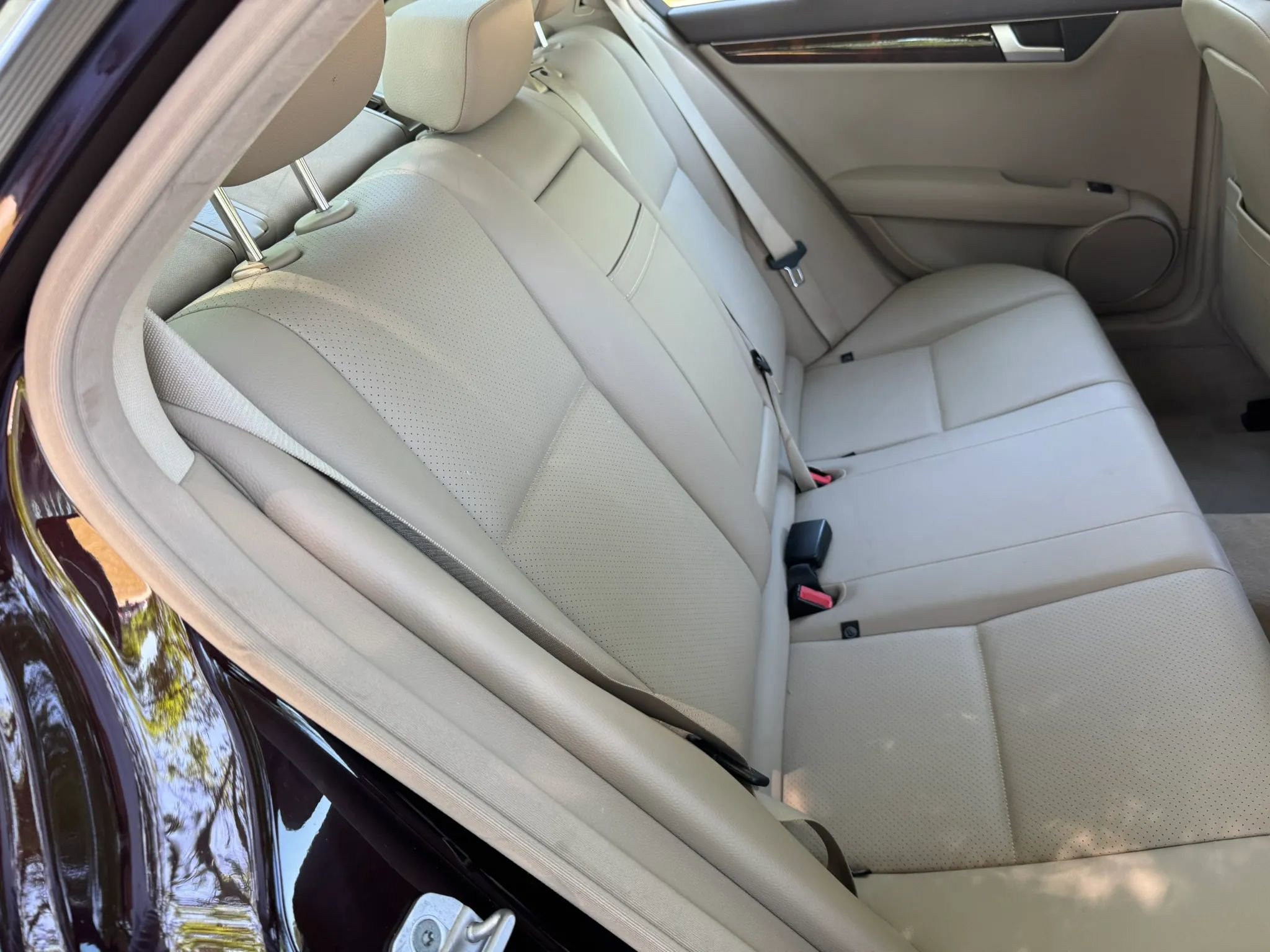 Used 2012 Mercedes-Benz C 250 Sedan image 23