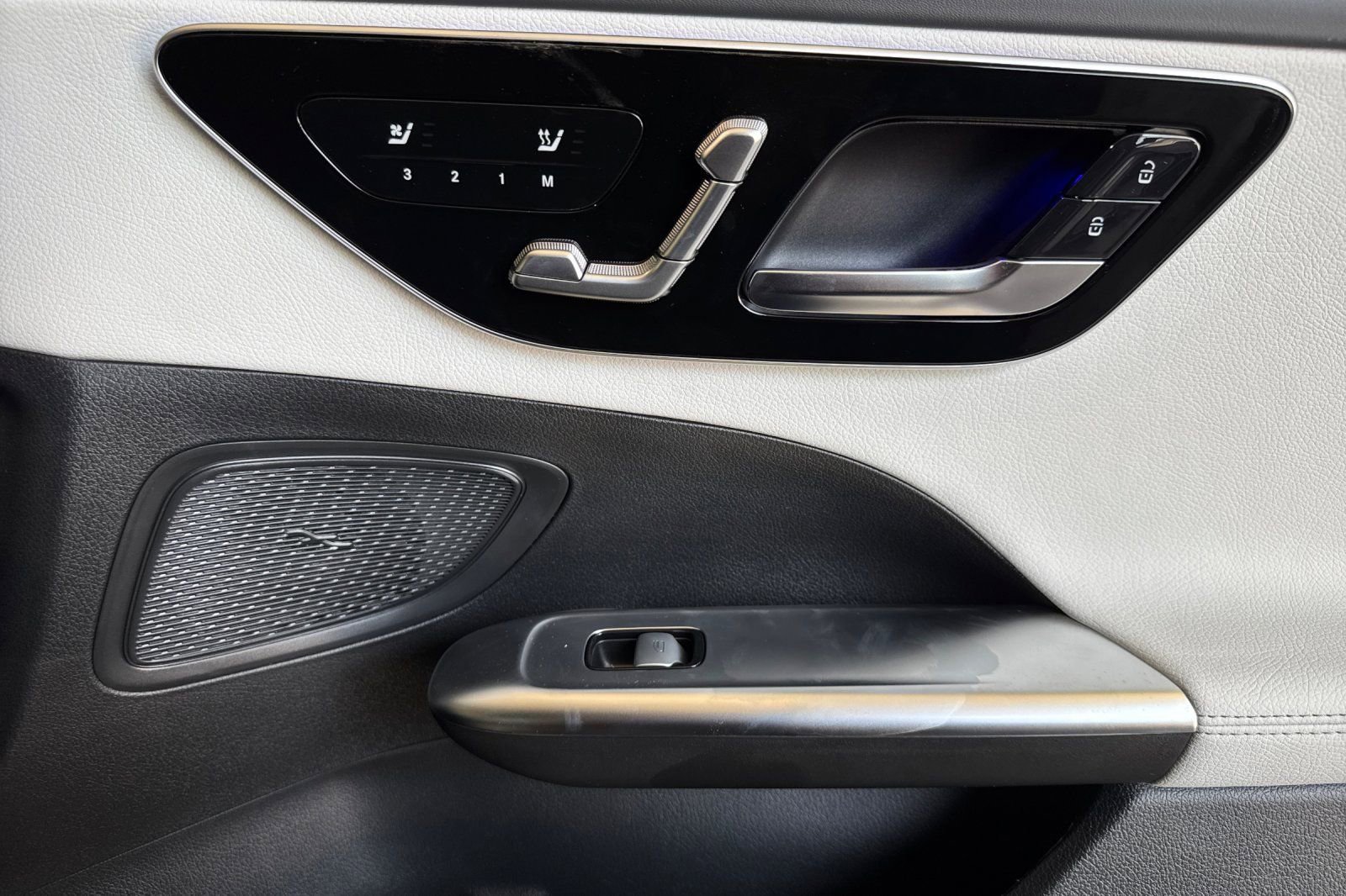 New 2025 Mercedes-Benz C 300 4MATIC Sedan image 20