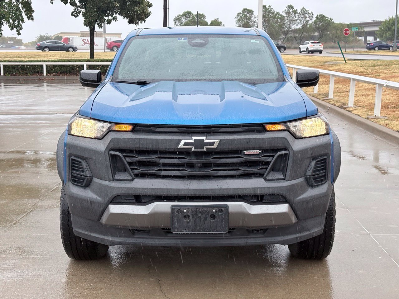 Used 2023 Chevrolet Colorado Trail Boss w/ Technology Package AWD/4WD image 2
